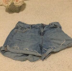Trendy highwaisted shorts